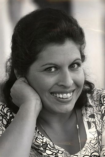 Vic Militello is Emília Carvoeira