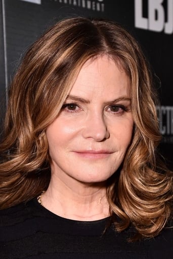 Jennifer Jason Leigh