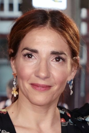 Clara Francis headshot