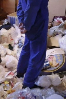 Dying Out of Sight: Hikikomori in an Aging Japan (2021)