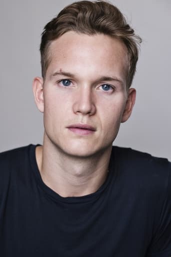 Seb Carrington headshot