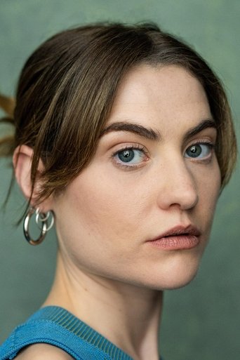 Caroline Menton headshot