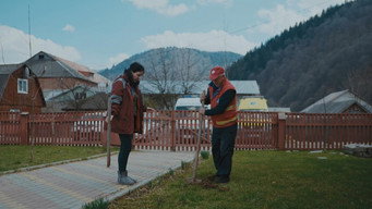 Між небом та горами (2022)