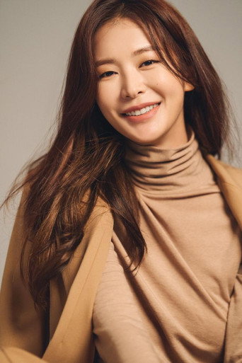 정유진の人物画像 3