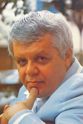 Cláudio Corrêa e Castro headshot