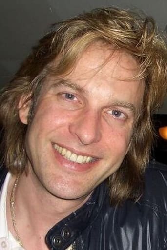 Adam Curry headshot