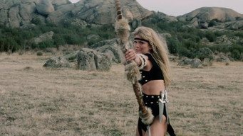 Hundra (1983)