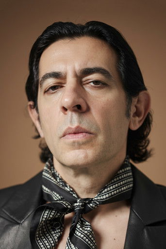 Foto de Okan Bayülgen