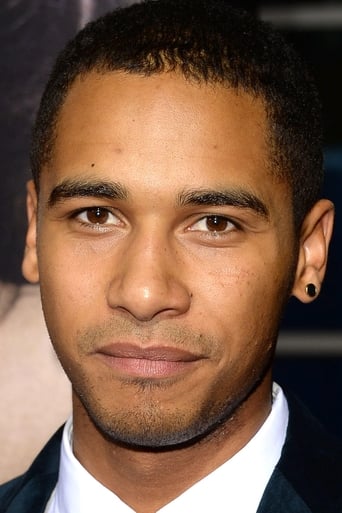 Image of Elliot Knight