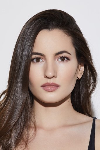 Ivana Baquero hace el papel de Mandy Ivana Baquero