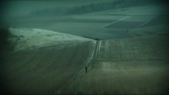 Escena 2 de Debris Documentar