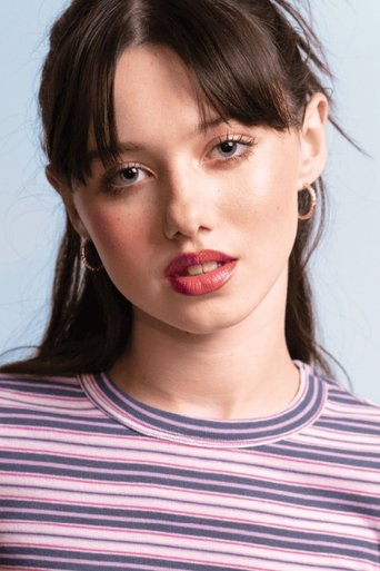 Violet McGraw hace el papel de Jenny Violet McGraw