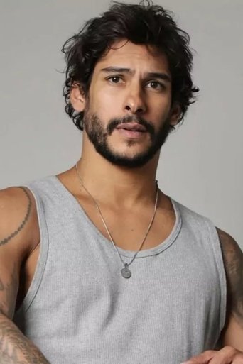 Shia Phoenix is Participante