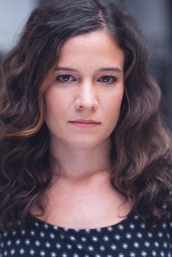 Molly Carden headshot