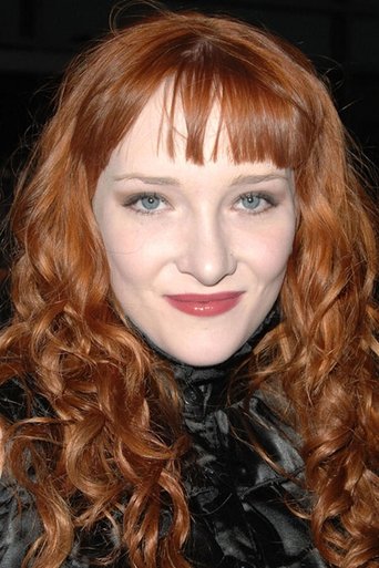 Scarlett Pomers headshot