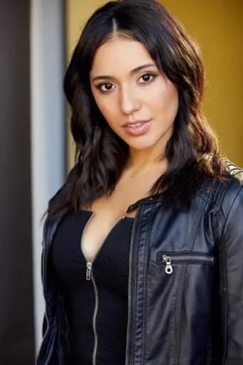 Cami Storm headshot