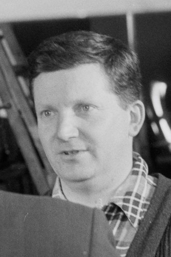 Bjørn Breigutu hace el papel de Karlsen, mekaniker Bjørn Breigutu