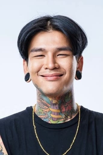 Arunphong Naraphan headshot