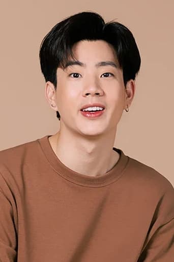 Foto de Off Jumpol Adulkittiporn