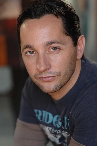 Gabe Gomez headshot