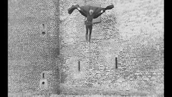 第1話：The Stolen Castle