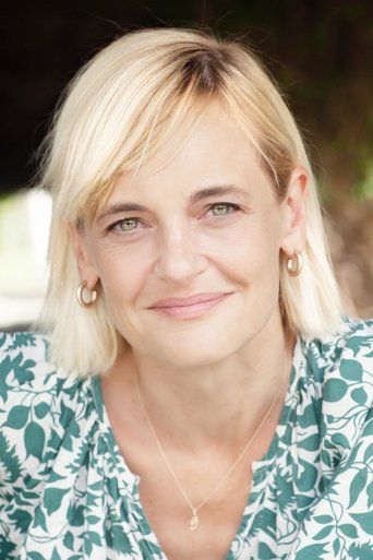 Jacqueline Heinze headshot