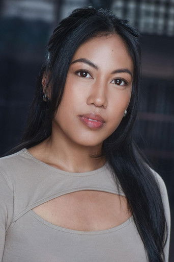 Raina Resplandor headshot