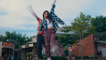 #8 Laura