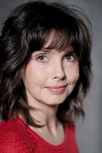 Image of Émilie Cazenave