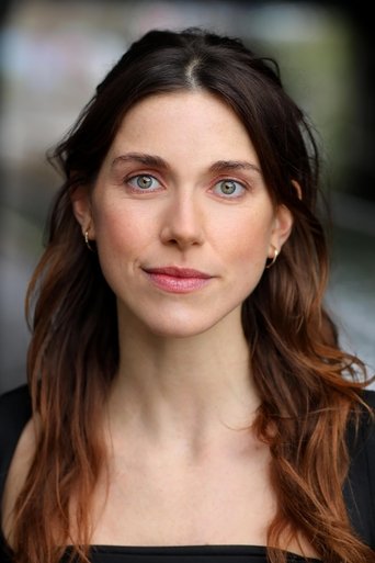 Celi Crossland headshot
