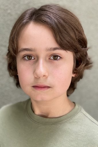 Noah Salsbury Lipson headshot