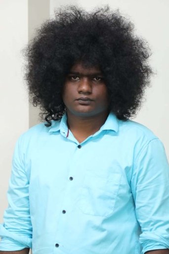 Thiruvarur Ganesh hace el papel de Karthik Thiruvarur Ganesh