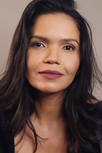 Ana Costa is Antônia