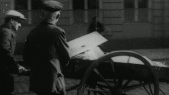 Travelling Hawkers in Frankfurt am Main (1932)