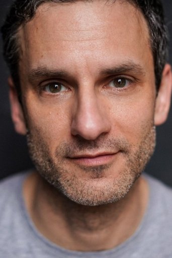 Eli James headshot