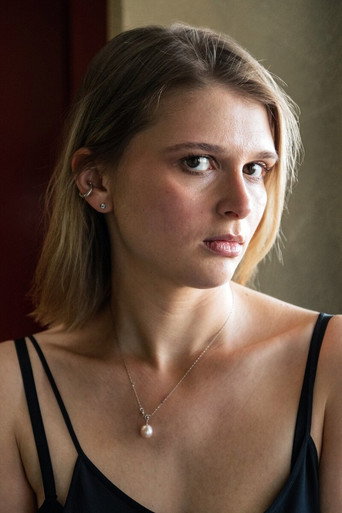 Chelsea von Holst photo 2