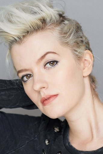 Skyler Davenport headshot