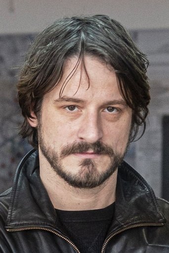 Igor Benčina headshot