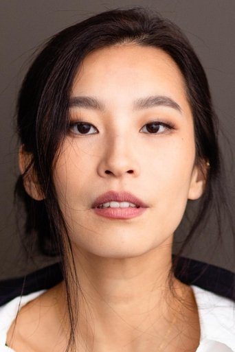 Amanda Zhou headshot