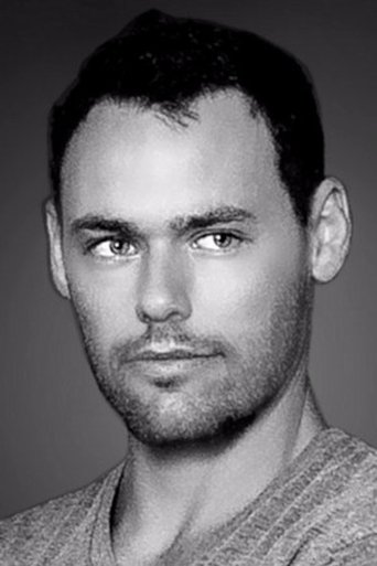 Leon Stripp headshot