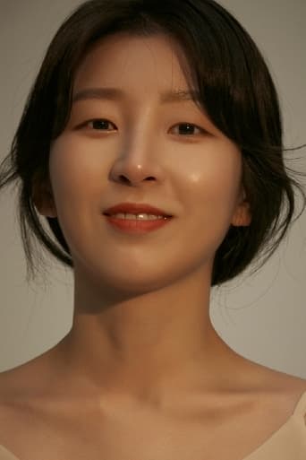 Han Hye-ji headshot