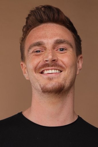 Zachary Wood headshot