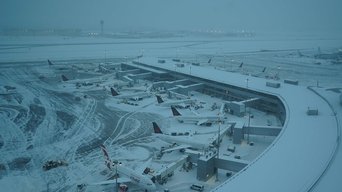 Toronto Airport Uncovered S1E1 poster