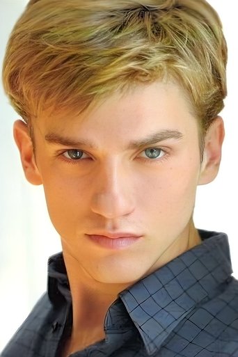 Alex Richard headshot
