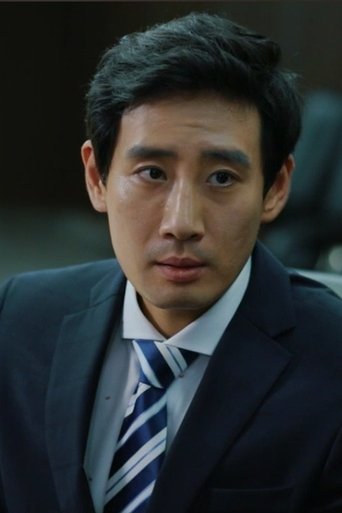 Lee Hyeon-seong headshot