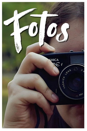Fotos (2025年)のポスター画像 - FindKey