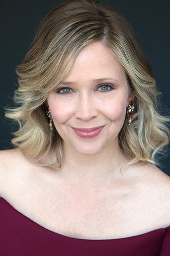 Suzanne Waters headshot