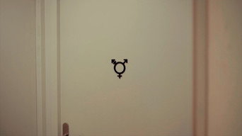 Escena 2 de Bathroom Bill