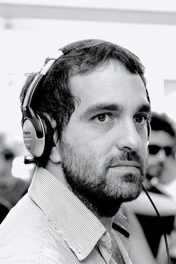 Nicolás Gil Lavedraの人物画像 2