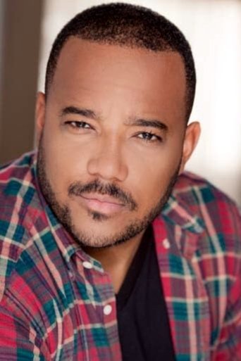 Rhett Lindsey headshot